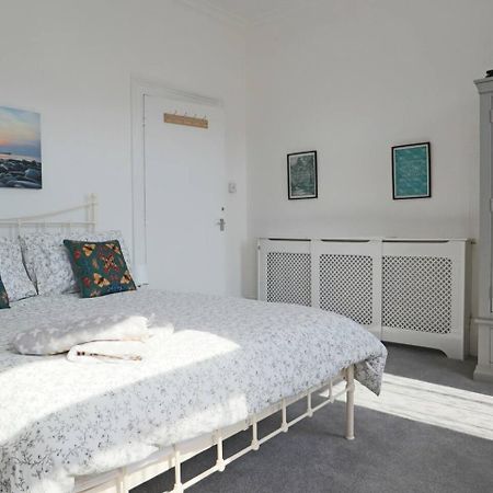 4 Bed Home 3 Mins From Harbour + Sandy Beach Folkestone Zewnętrze zdjęcie