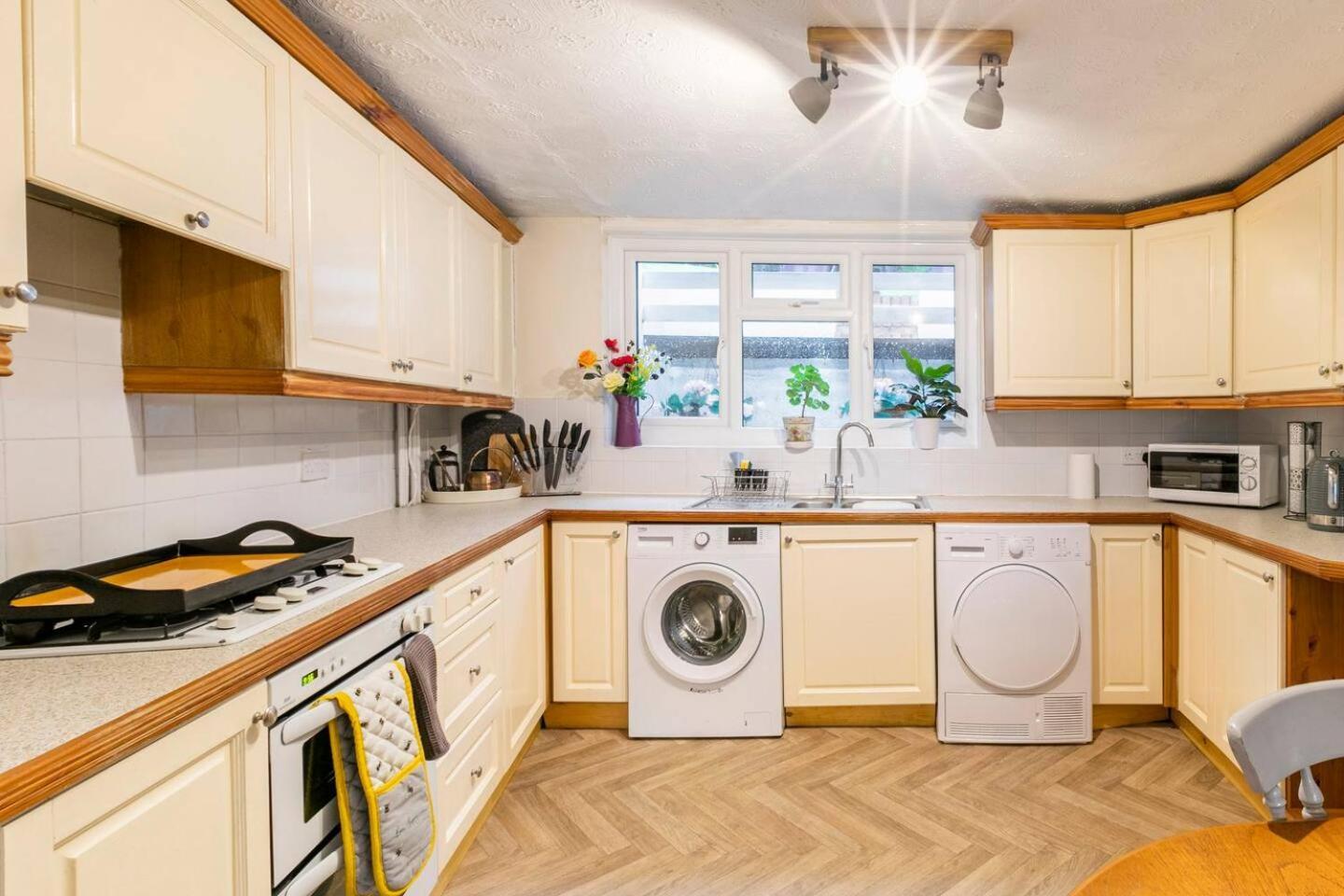 4 Bed Home 3 Mins From Harbour + Sandy Beach Folkestone Zewnętrze zdjęcie